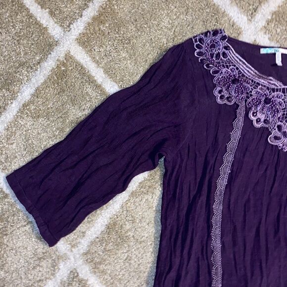 IRE Beaded Lace Flowy Tunic - Picture 5 of 8